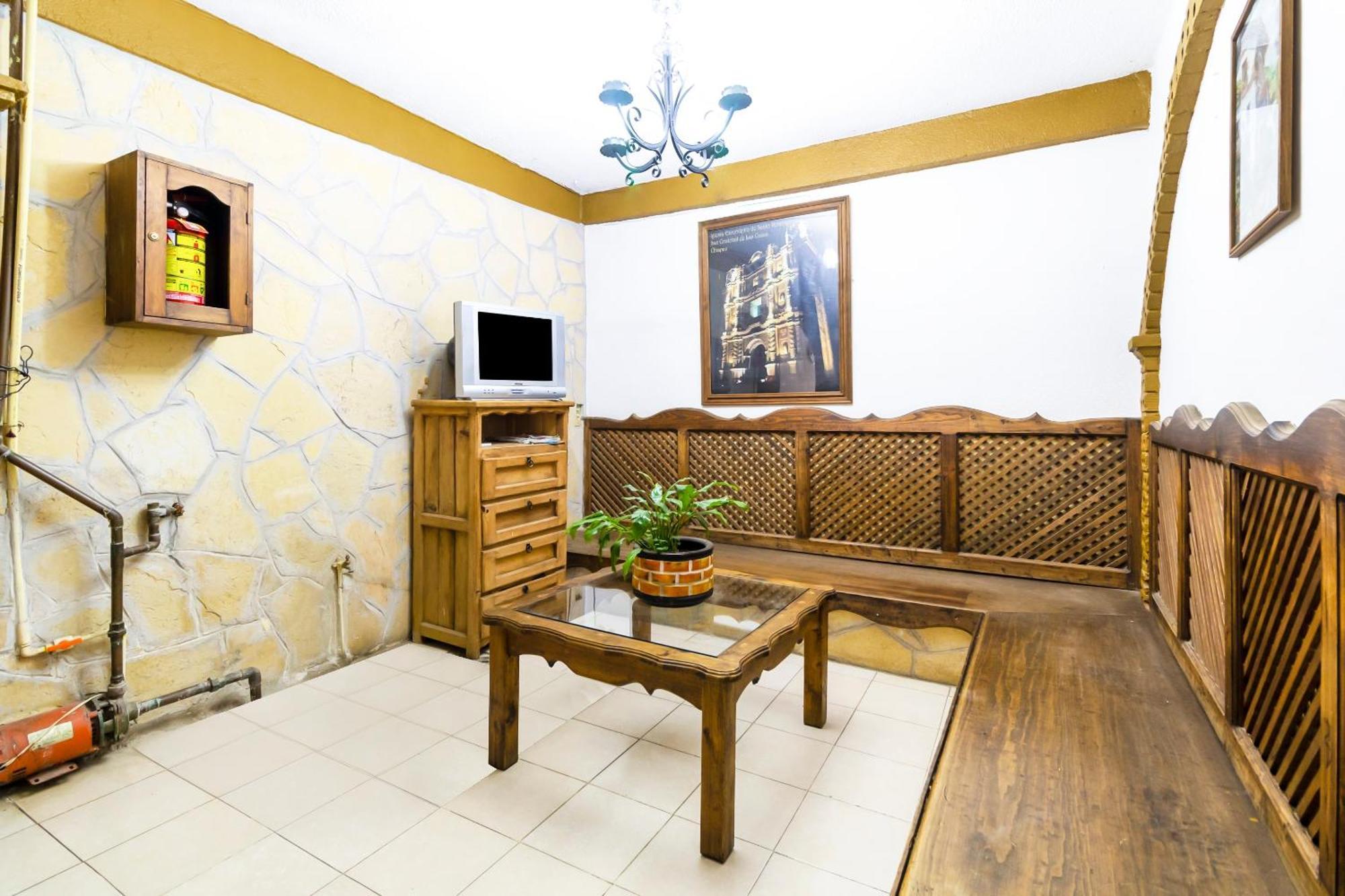 OYO Hotel La Luna San Cristóbal de Las Casas Esterno foto
