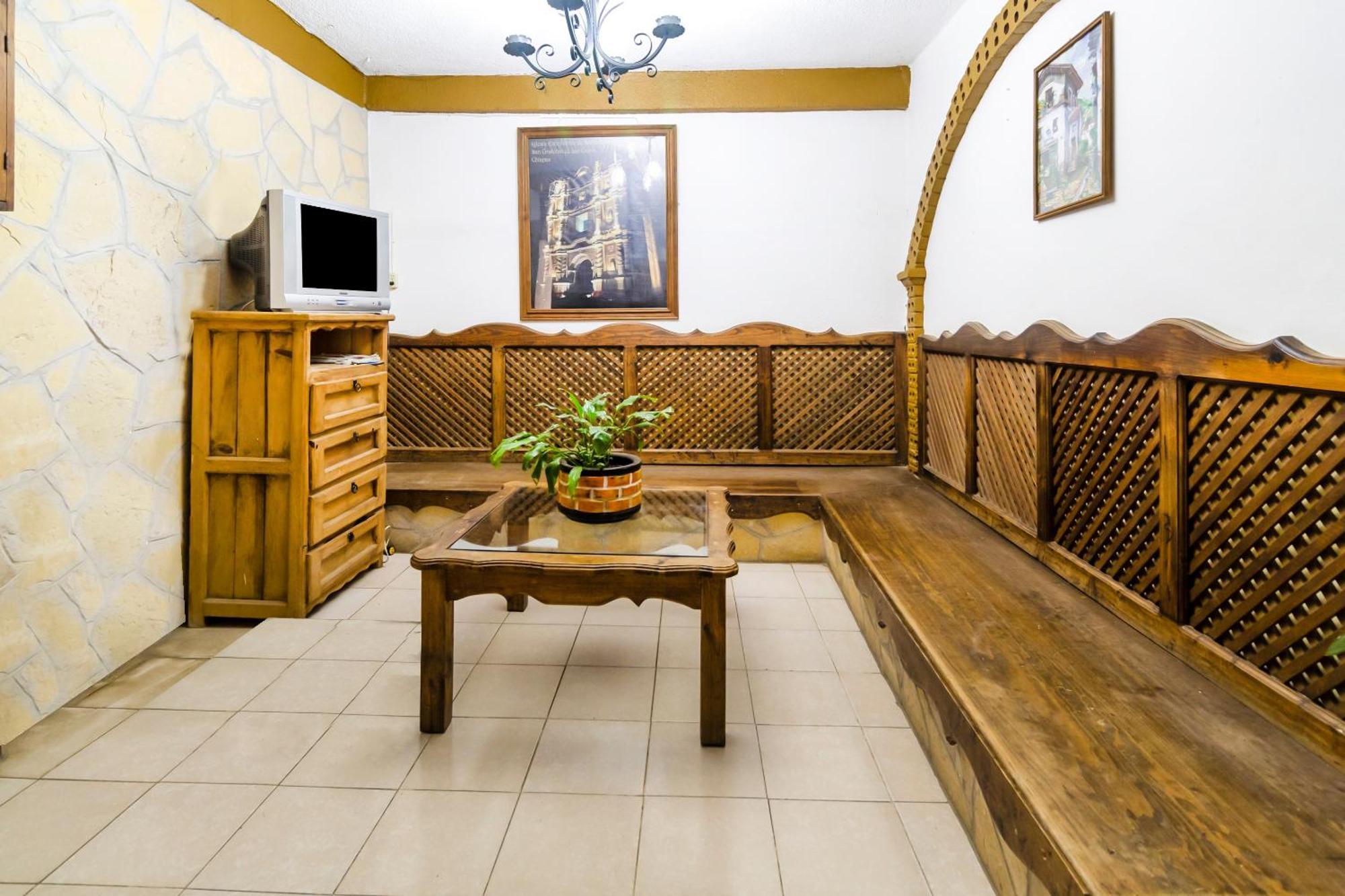 OYO Hotel La Luna San Cristóbal de Las Casas Esterno foto